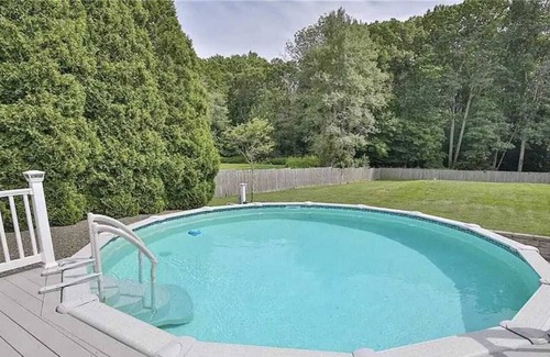 Reeders Casa | 12 Guest Villa Hot Tub With Large Backyard