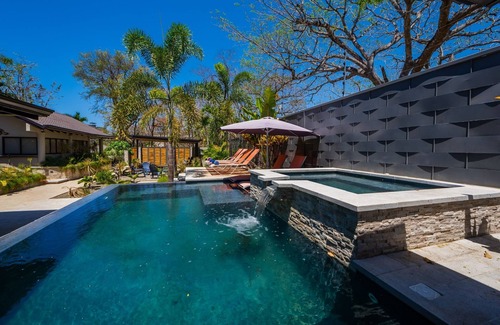 Playa Langosta Casa | 12 Guests 5 Bedrooms Private Pool Firepit Walk to Beach