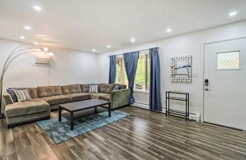Tobyhanna Casa | 12 Mi to Camelback Ski Resort Home with Decks!
