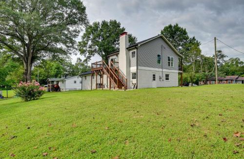 Midway Apartamento | 12 Mi to Downtown Winston-Salem Apt with Balcony!