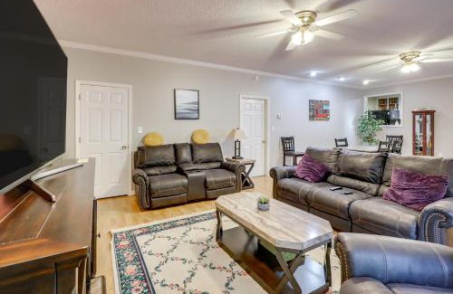 Watkinsville Casa | 12 Mi to UGA Campus Spacious Group Getaway!