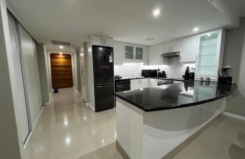 Umhlanga Ridge Apartamento | 12 Palm Boulevard Apt, 402 by Where To Go