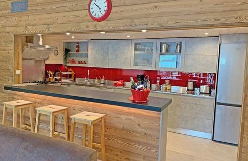 Tignes Apartamento | 12-person chalet with lake view