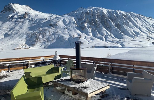 Tignes Apartamento | 12-person chalet with lake view