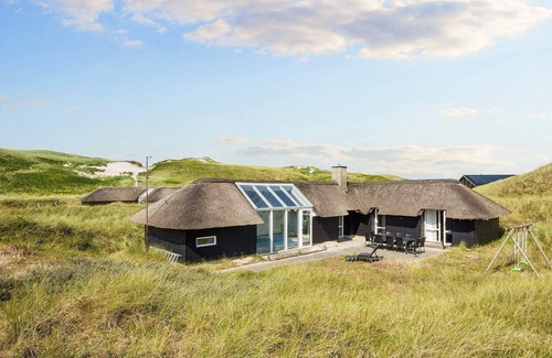Haurvig Casa | 12 person holiday home in Hvide Sande