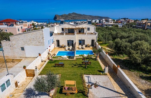Agia Marina Villa | 12 Sleeps /No Car Needed/2steps Agia Marina Beach/2 Pools
