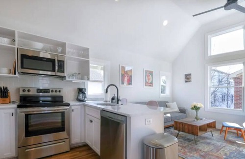 12 South Casa | 12 South * Perfect Location * Private Guest House