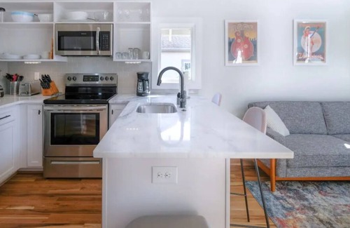 12 South Casa | 12 South * Perfect Location * Private Guest House