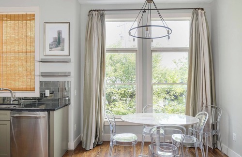Belmont - Hillsboro Casa | 12 South Townhouse - Outstanding Location! Uniquely Furnished 2 Bedroom/2 Bath