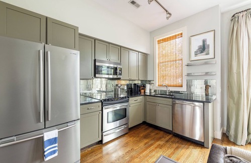 Belmont - Hillsboro Casa | 12 South Townhouse - Outstanding Location! Uniquely Furnished 2 Bedroom/2 Bath