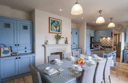 Whitby Cabaña | 12 ST HILDA'S, admite mascotas, con fuego abierto en Whitby, Ref 1015801