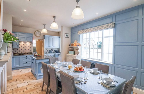 Whitby Cabaña | 12 ST HILDA'S, admite mascotas, con fuego abierto en Whitby, Ref 1015801