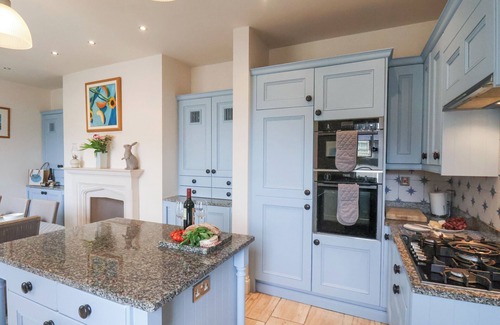 Whitby Cabaña | 12 ST HILDA'S, admite mascotas, con fuego abierto en Whitby, Ref 1015801