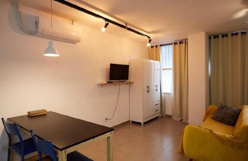 Funcionarios Apartamento | 12 Studio com Ar Condicionado, Savassi, cozinha completa, vaga, proximo ao Life center e Skema school