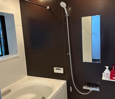 Katsushika Apartamento | 120平米 5BR House, Near Ueno and Asakusa, Parking 2间浴室5室1厅 FlowerTea Hotel
