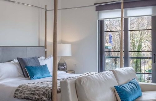 West End Hotel | 121 Hotel by AvantStay | Modern Executive Suite w/ Juliet Balcony In Nashville!