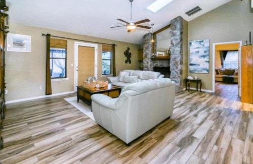 Arlington Casa | 12113 Roundham Ln