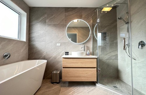 Auckland Casa | 123B Forresthill Rd