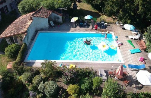 Pillac Casa | 12th-century country home perfect for large groups and families