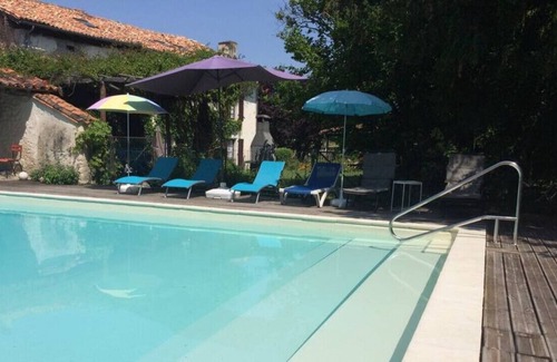 Pillac Casa | 12th-century country home perfect for large groups and families