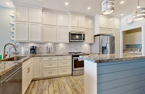 South Padre Island Casa | 12th-floor penthouse beach perch with pools, tennis & gym