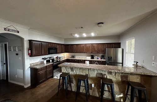 Wellborn Casa | 12th Man Ave
