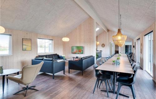 Houstrup Casa | 13 Bedroom Awesome Home In Nørre Nebel