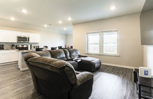 Baker Casa | 13 Mi to Baton Rouge: Family-Friendly Home