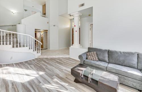 Corona Casa | 13 Mi to Dtwn Riverside SoCal Family Home!