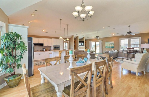 Whalehead Beach Casa | 1305 Sea Biscuit *Theater*Elevator*Game Rm*Hot Tub