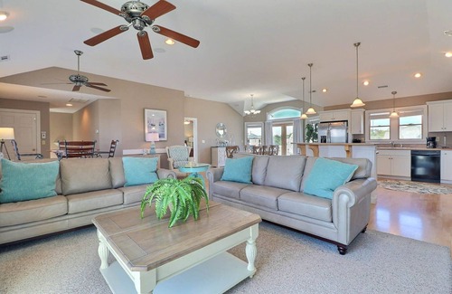 Whalehead Beach Casa | 1305 Sea Biscuit *Theater*Elevator*Game Rm*Hot Tub