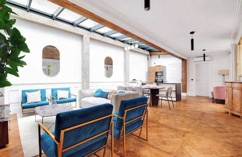 Latin Apartamento | 130m2 Le Latin-St Jacques: Where Parisian Style Meets Generous Space