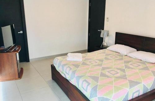 Simon Bolivar Casa | 1340 Quo Habitación en Lujoso Departamento a 1 minuto del Aeropuerto