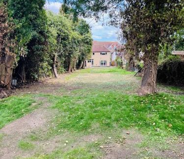 Brent Villa | 135 Watford road