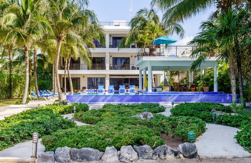 Akumal Villa | ¡La villa de lujo frente al mar para bodas, YOGA, eventos profesionales o simplemente diversión!