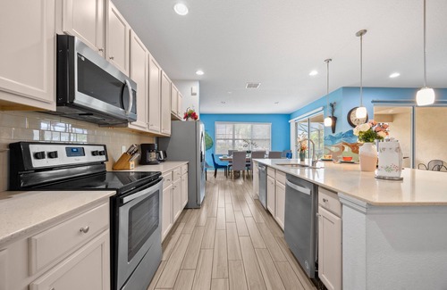 Davenport Casa | 13BR/10BA/Themed/hot tub/pool Villa 6000 Solterra