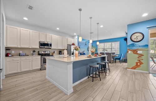 Davenport Casa | 13BR/10BA/Themed/hot tub/pool Villa 6000 Solterra