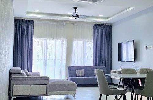 Sekinchan Apartamento | 14楼双层空中别墅 Double Storey Penthouse Spacious Common Space for Gathering