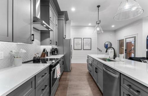 Greenwood Casa | 14 Bed Luxe Nashville Retreat with Game Room & Perfect for Large Groups!