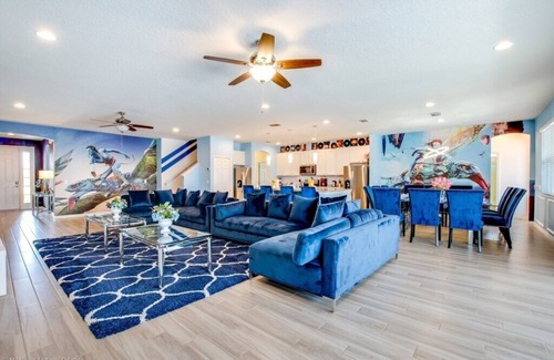 Loughman Casa | 14 Bed Themed Rooms Everywhere Spacious Pool Home Great Location