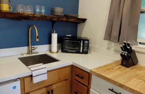 Mariposa Apartamento | #14 Darling Vintage Apt - Historic Downtown Strip