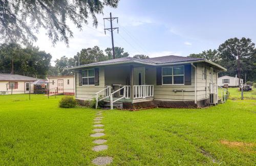 Sunshine Casa | 14 Mi to Downtown Baton Rouge Plaquemine Retreat