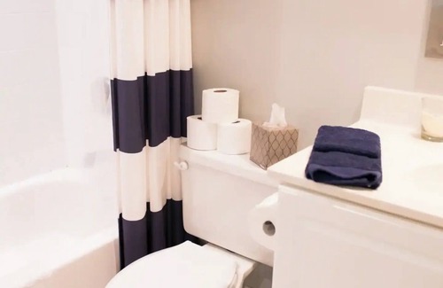 Potomac West Casa | 14 Min to White House - 1 Studio Rm on Ground Fl w/Patio/Full Bath/Laundry