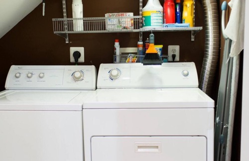Potomac West Casa | 14 Min to White House - 1 Studio Rm on Ground Fl w/Patio/Full Bath/Laundry