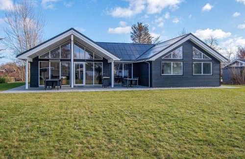 Juelsminde Casa | 14 person holiday home in Juelsminde