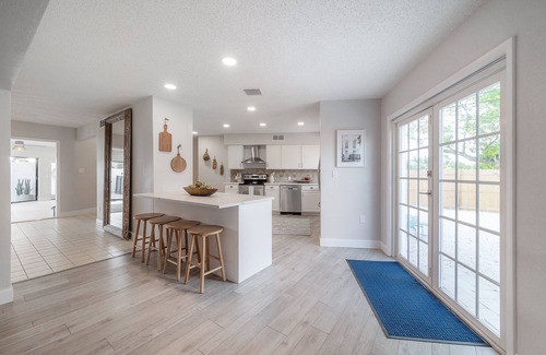 Largo Casa | 14295 Chamberlain Ave