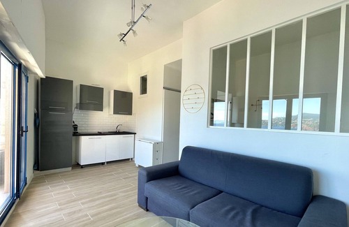 Le Trayas Apartamento | 14353 2-room apartment in a very beautiful waterfront residence