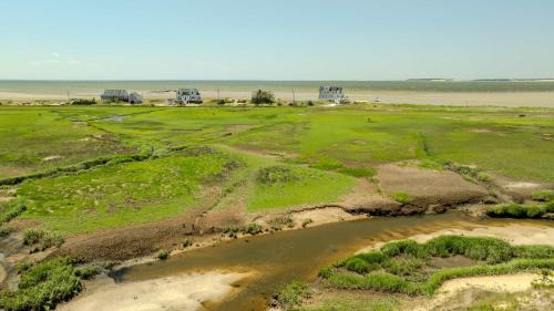North Eastham Casa | 14463 - Waterfront Ocean View Deck Kayak WasherDryer and Central AC