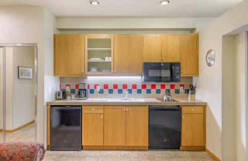 Olympic Valley Condominio | 148 | Affordable Studio - Mtn Escape w/ Pool & Spa