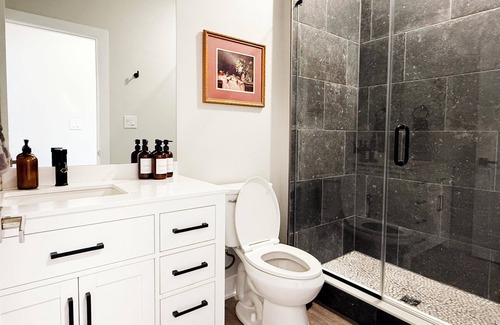 Conshohocken Apartamento | 1490 ft² Space 2 Bed 2 Bath Apt/Near Villanova and KOP/5 Beds/Sleeps 10
